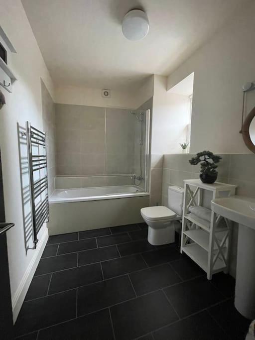 Luxurious 2 Bedroom Apartment In Central Berwick Eksteriør billede